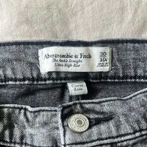 Abercrombie & Fitch Black Ankle Cropped Jeans